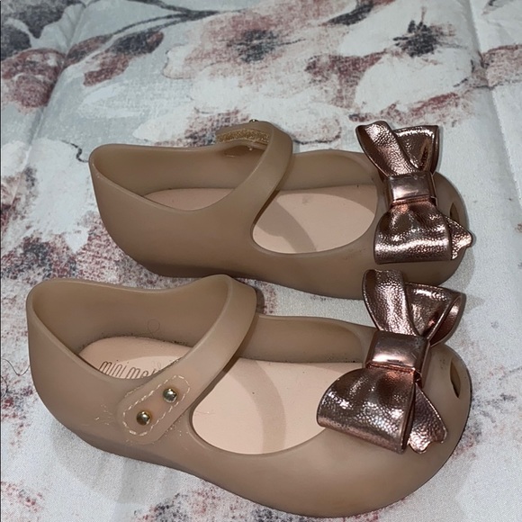 Light pink Mini Melissa toddler shoes - Picture 2 of 6